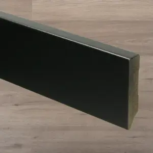 MDF MODERNE PLINT 70X15 VOORGELAKT RAL 9005