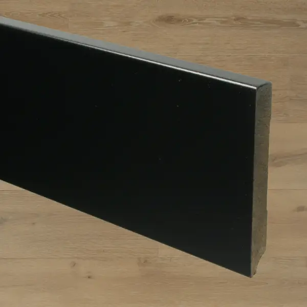 MDF MODERNE PLINT 120X15 VOORGELAKT RAL 9005